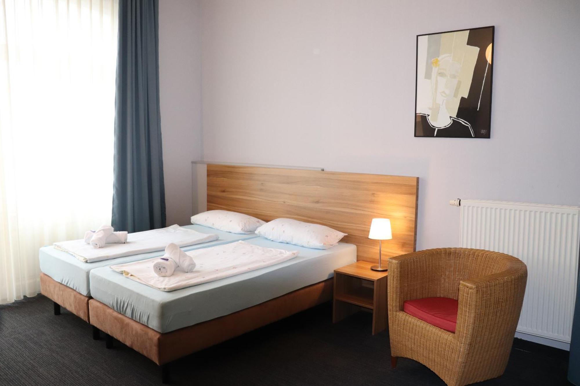 Hotel Garni Gaestehaus Der Kerckhoff-Klinik บัดเนาไฮม์ ภายนอก รูปภาพ