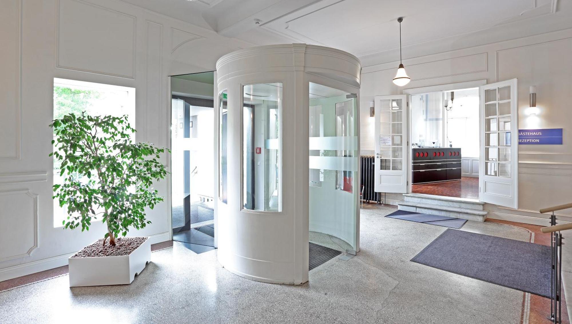 Hotel Garni Gaestehaus Der Kerckhoff-Klinik บัดเนาไฮม์ ภายนอก รูปภาพ